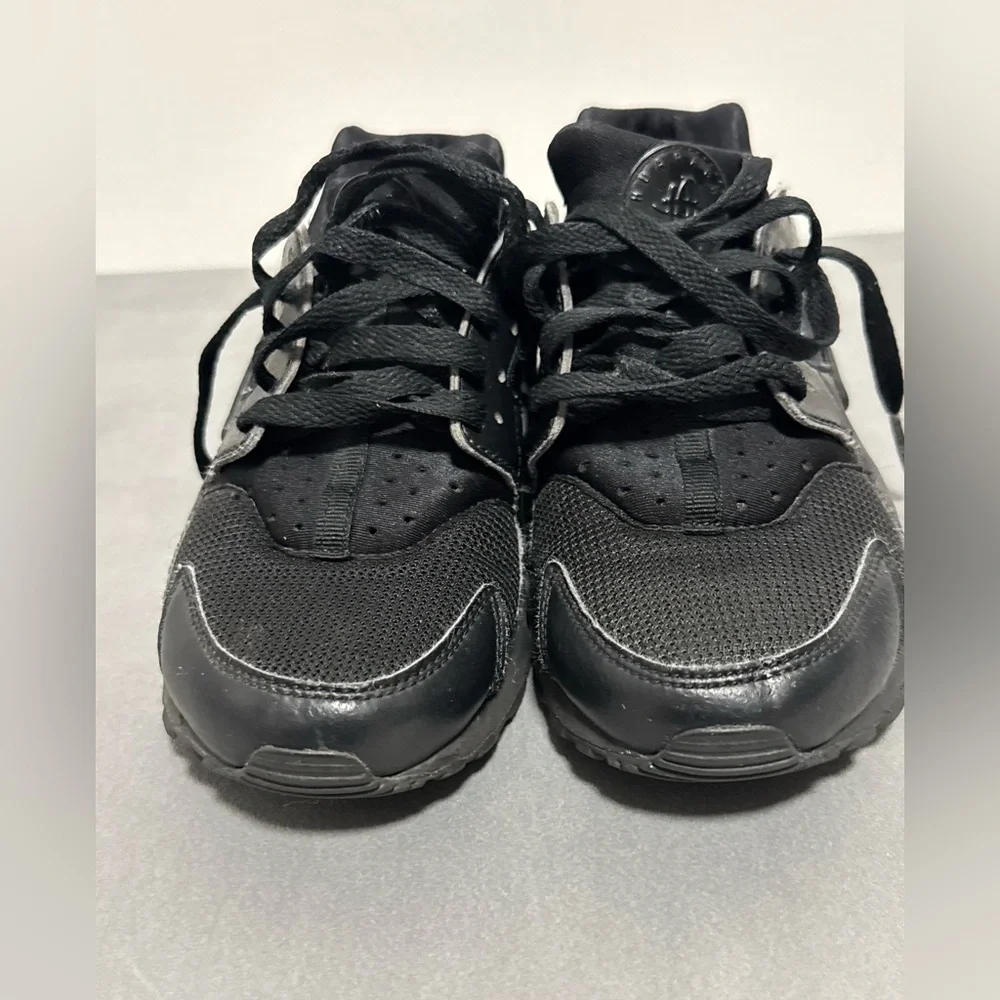 Nike Air Huarache Triple Black Sneakers | Size 5y